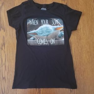 Official Star Wars Yoda The Child Mandalorian Tee